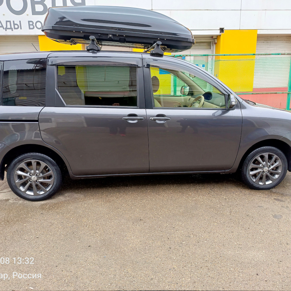 Toyota Sienta - фото 3