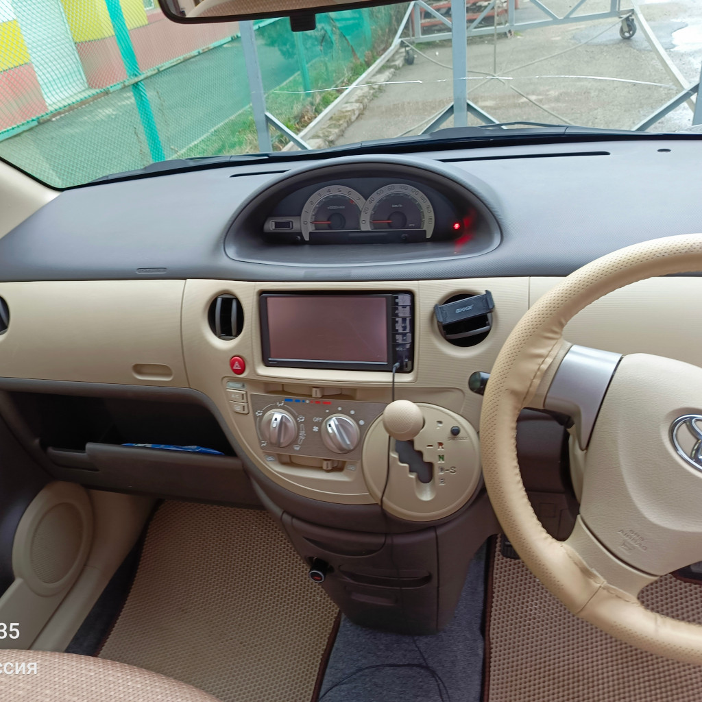 Toyota Sienta - фото 9